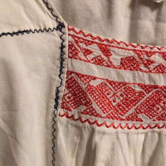 Sfera smocked boho dress in ecru with side pockets and embroidered details - Picture 13 of 14